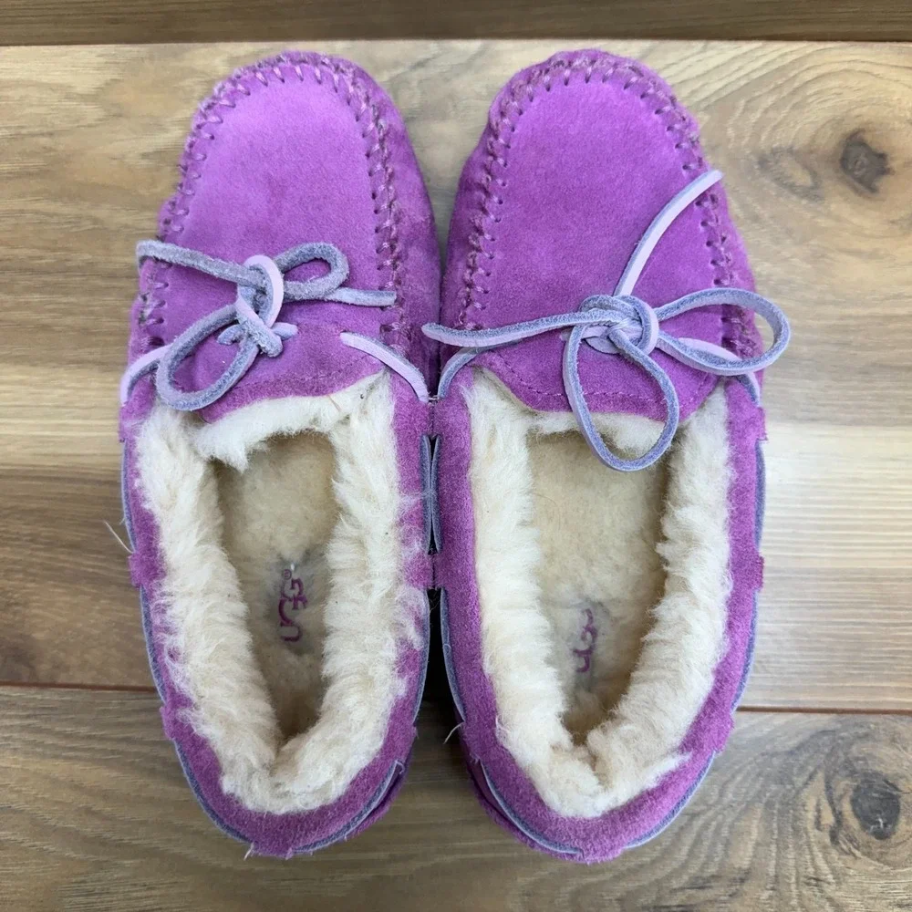 UGG Dakota Slippers Little Girls 11 Toddler Purple Suede Shearling fur Lined